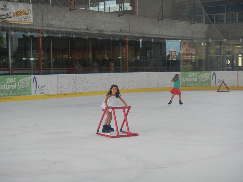 Village Camps International Summer Camp Leysin, Switzerland 2026-08-15 https://www.villagecamps.com/journals_admin/images/697-12-ice skating (83).jpg